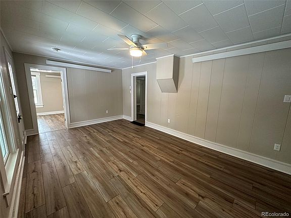 5th image of 906 Main Street