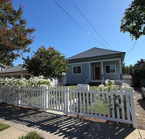 204 N Main St — Photo 13