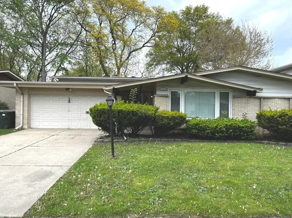 1041 W Iowa St, Glenwood, IL 60425