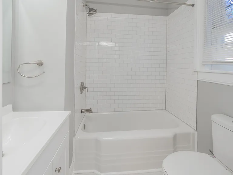 130 W Dutton St — Photo 15