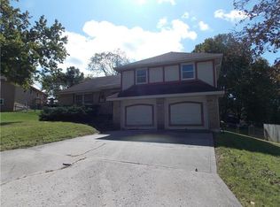 9619 NW 71st St, Kansas City, MO 64152
