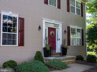 80 Dispatch Dr, Washington Crossing, PA 18977