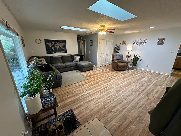3005 W William St — Photo 7
