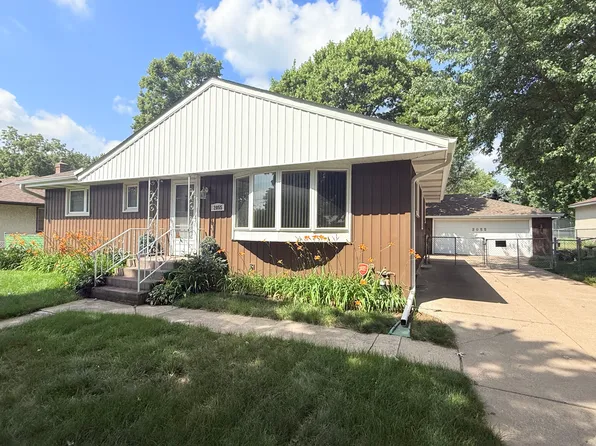 2055 English St, Saint Paul, MN 55109