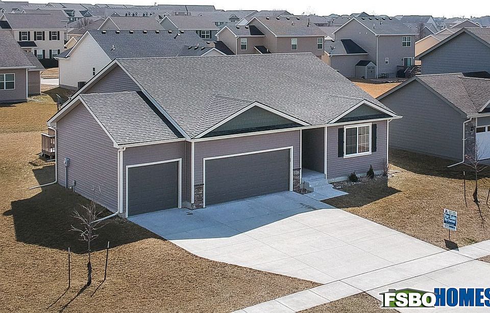 1st image of 4615 NE Briarwood Dr
