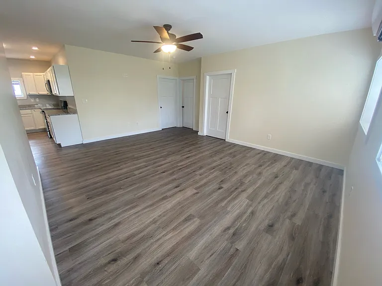 451 S Main St — Photo 5