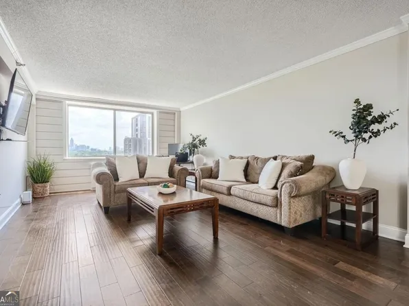 2479 Peachtree Rd NE APT 1001, Atlanta, GA 30305