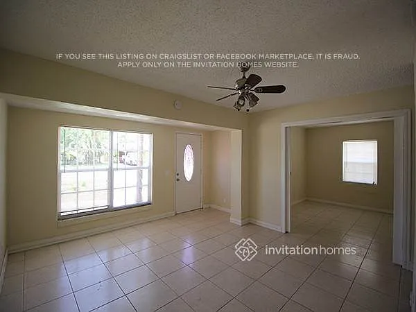 5217 NE 2nd Ave — Photo 4