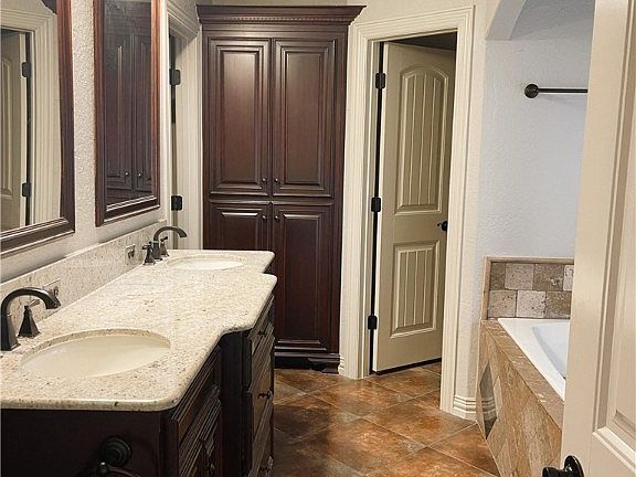 5th image of 3505 SW Cranbrook Ave