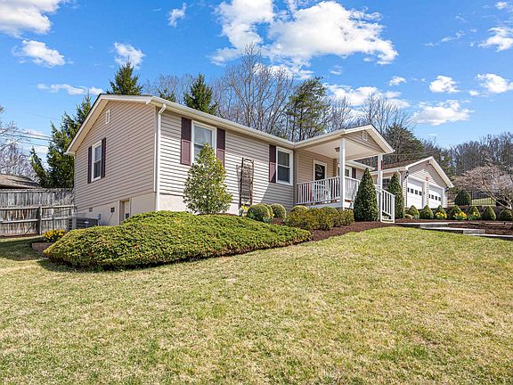 2nd image of 1241 Cox Ln