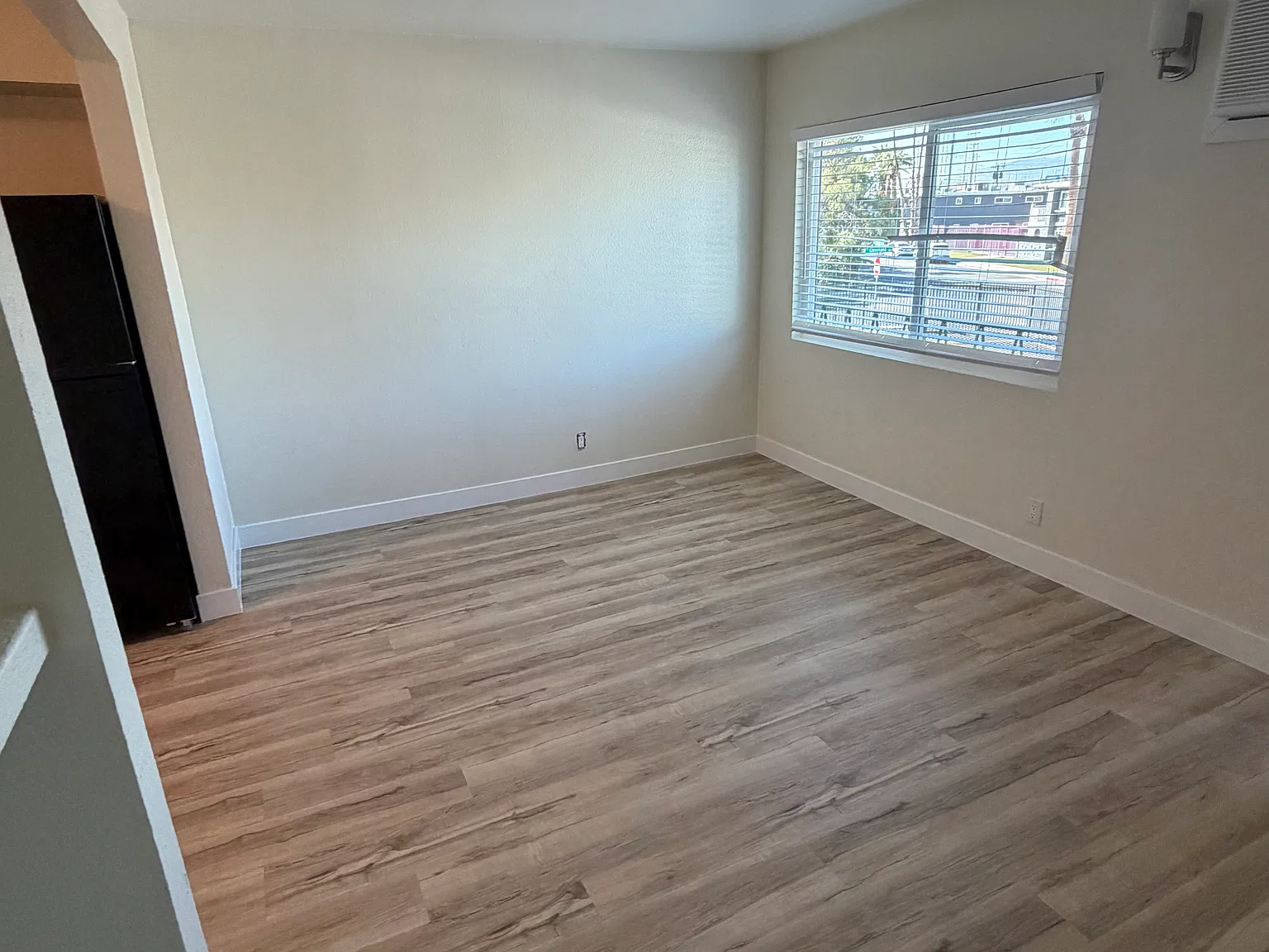 324 W Cleveland Ave — Photo 2