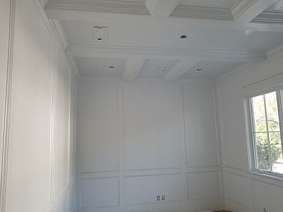 3rd image of 4047 Hayvenhurst Dr