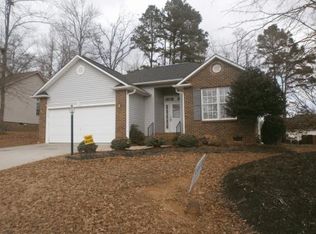 667 Shadow Dance Ln, Boiling Springs, SC 29316