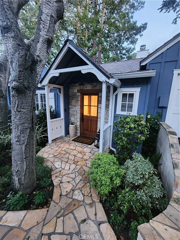 3 bed, 2.5 bath, 1825 sqft, $12,750 — Photo 3