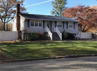 138 Greenhaven Dr, Port Jefferson Station, NY 11776