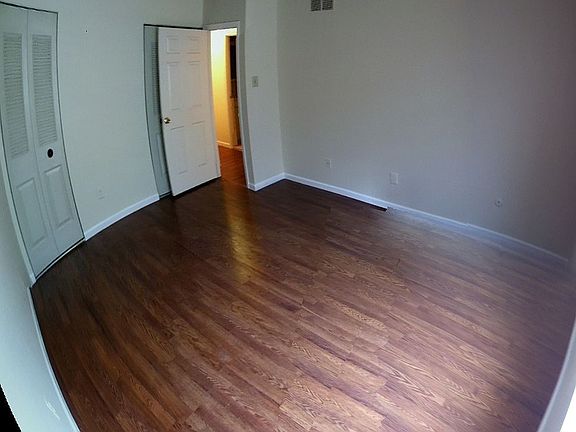 4th image of 6408 Hilltop Dr