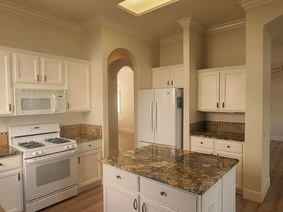 1st image of 5717 Sandlewood Way