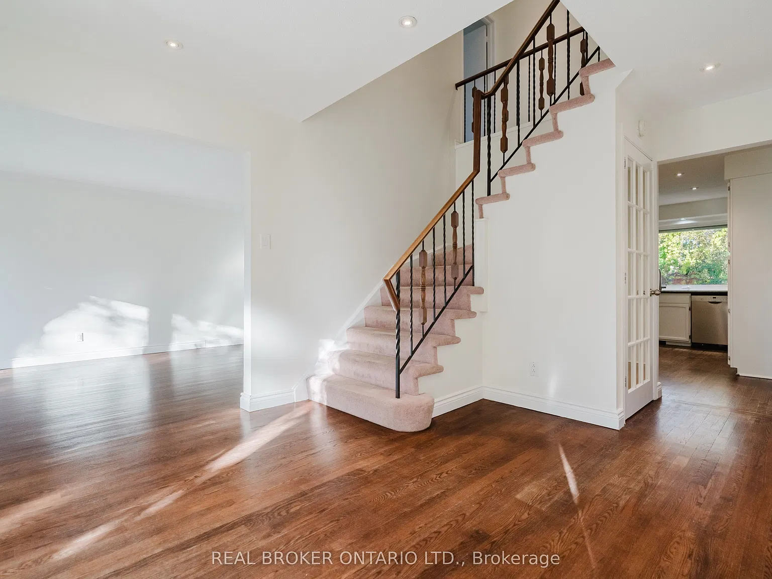 5 bed, $3,995 — Photo 4