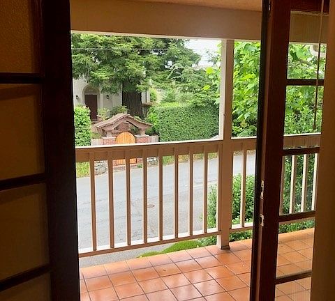 French doors from frontroom to balcony