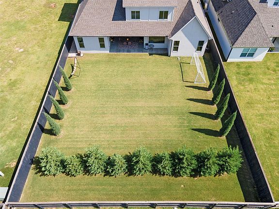 3rd image of 12016 S Urbana Ave E