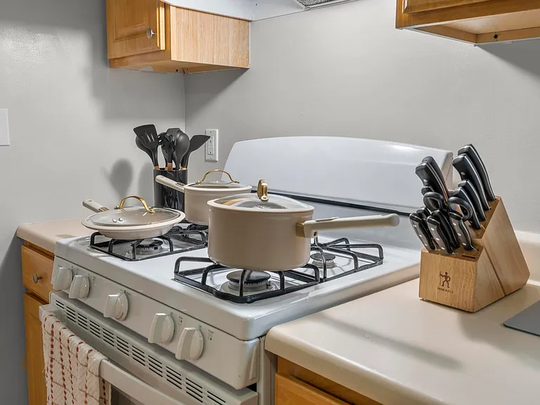 342 Front St #2 — Photo 44