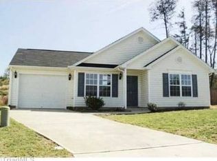 11 Chapel Downs Ct, Greensboro, NC 27405