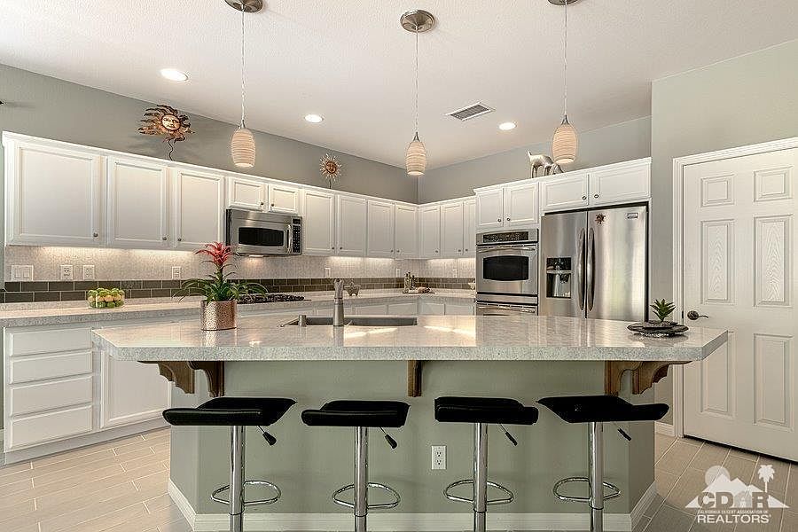 2nd image of 61245 Cactus Spring Dr