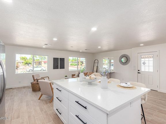 5th image of 8831 E MARYLAND Avenue