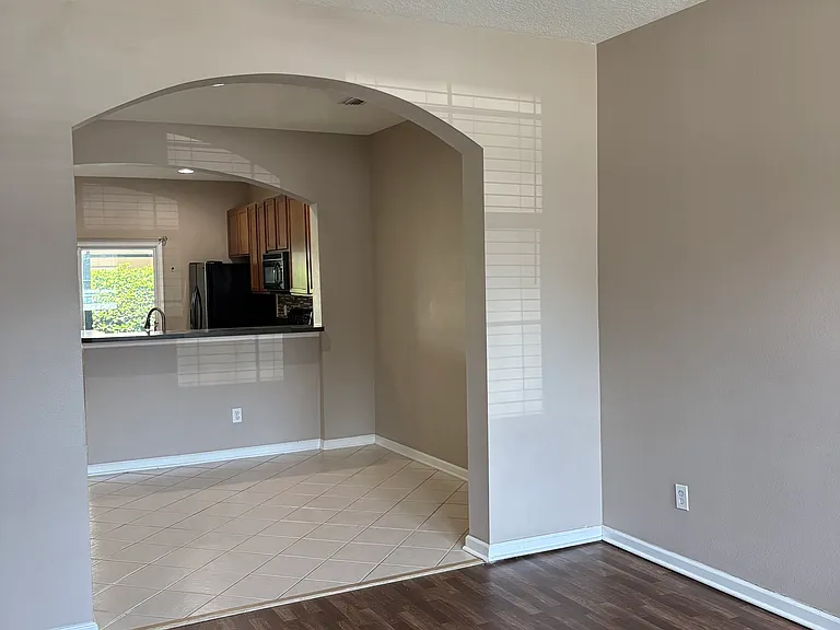 13036 Surfside Dr — Photo 2
