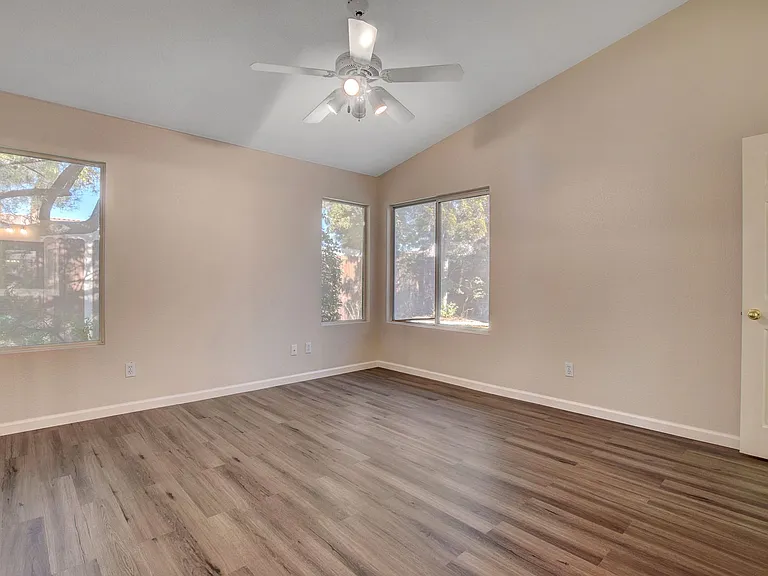 7616 Vista Hills Dr — Photo 25