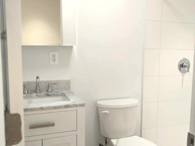 441 W 50th St #4E — Photo 5