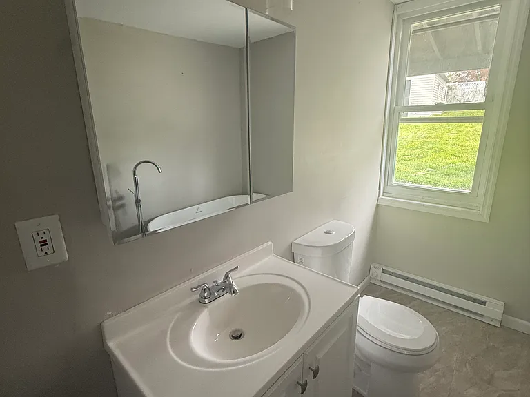 131 W Line St — Photo 18
