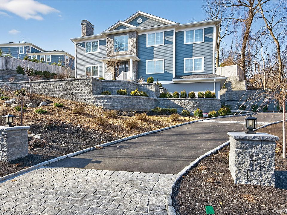 1st image of 208 Cow Neck Road