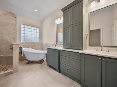 1714 Bronze Sunset Ct, Kingwood, TX, 77345