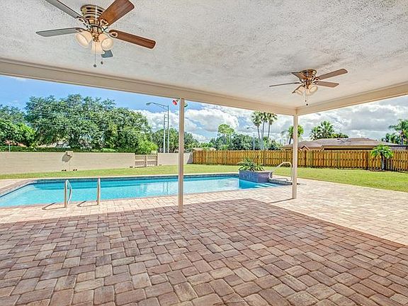 3rd image of 4361 Eastwood Ln