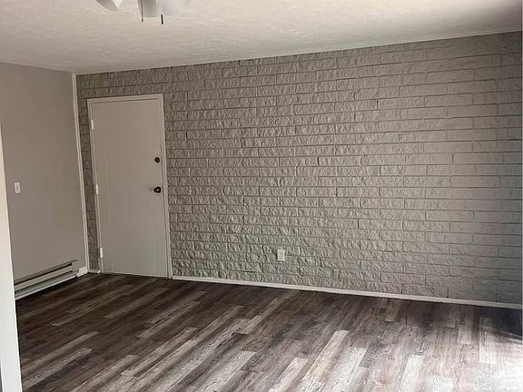 2nd image of 13 E North St APT 8