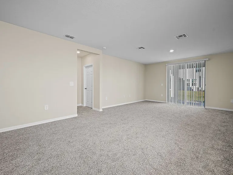 520 Kennedy Dr — Photo 21