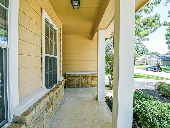 4th image of 12703 Whistling Springs Drive