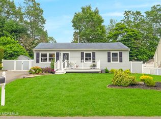 49 Anchor Ave, Manahawkin, NJ 08050