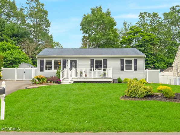 49 Anchor Avenue, Manahawkin, NJ 08050