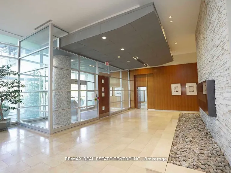 220 Burnhamthorpe Rd W #711 — Photo 27