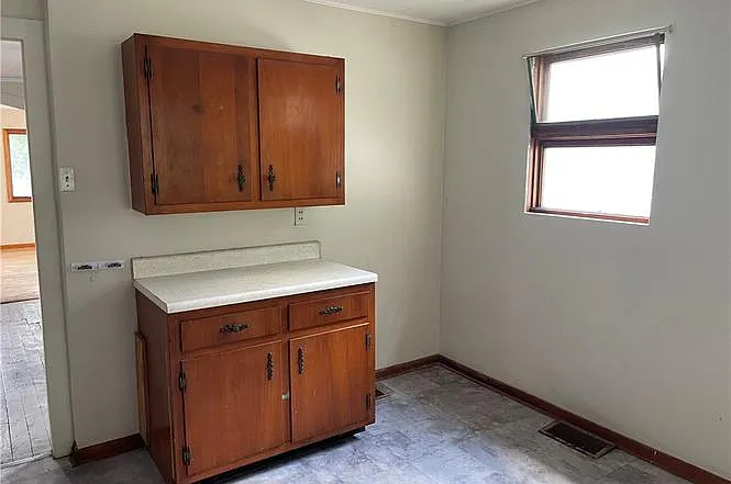 332 Quay St — Photo 10