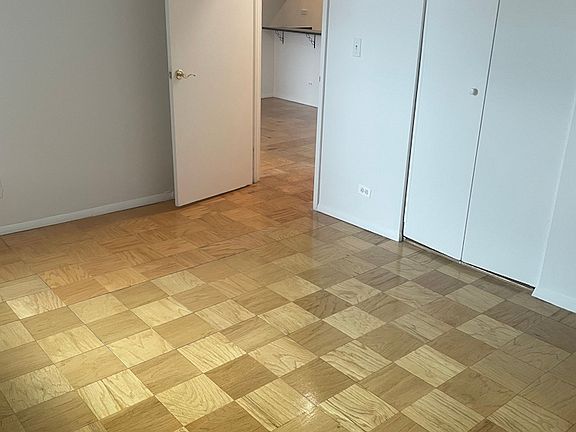 5th image of 200 E 72nd St APT 23