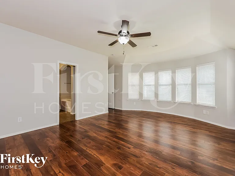 8028 Plateau Dr — Photo 9
