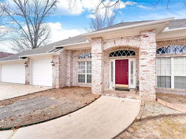 1712 S 41st St, Rogers, AR 72758