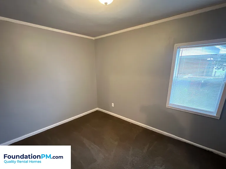 2412 Gentry Ave — Photo 14
