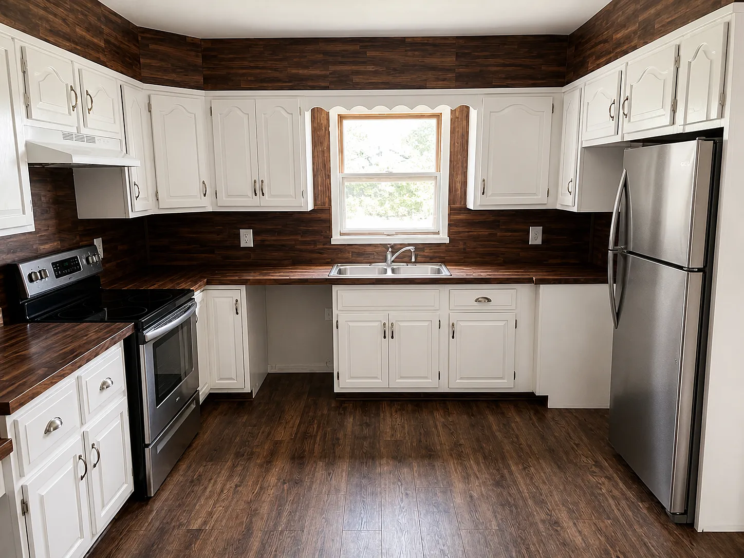5 bed, 2900 sqft, $2,100 — Photo 2