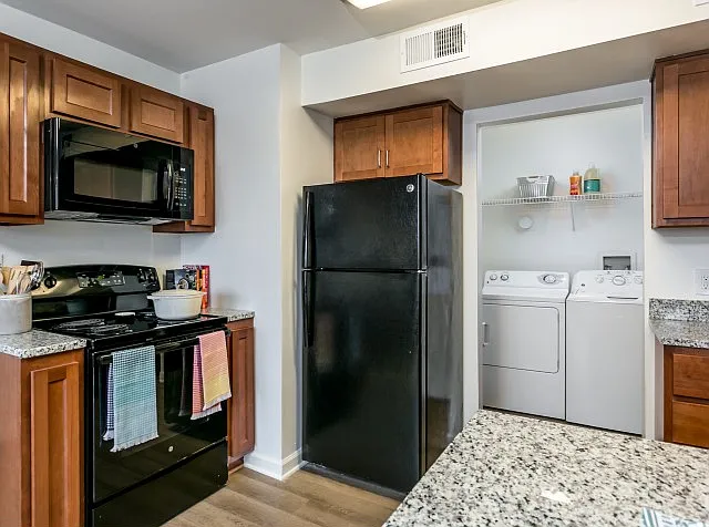 Enjoy the convenience of in-unit laundry and a modern kitchen at The Preserve at Tuscaloosa.