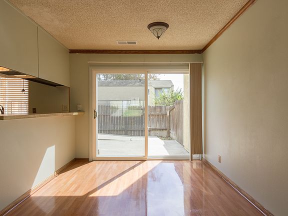 5th image of 1647 Addax Cir