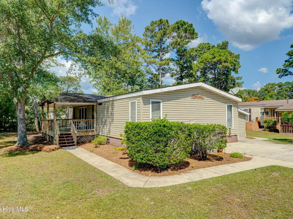 609 Outrigger Court, Hampstead, NC 28443